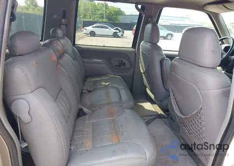 1999 GMC Suburban 2500 Sl z USA, uszkodzony, nr VIN 3GKGK26J2XG505570